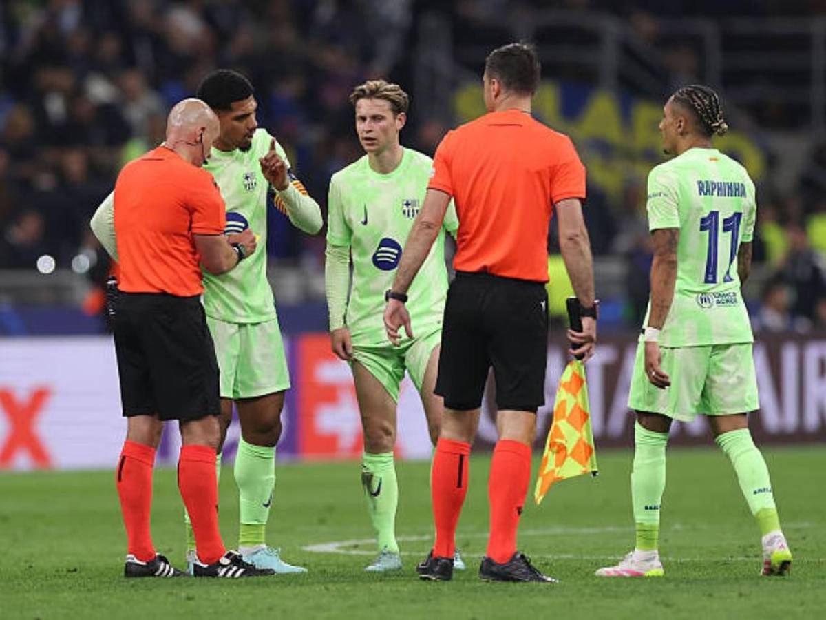 La UEFA se ríe del Barcelona: El 'premio' que pretende dar al árbitro Marciniak