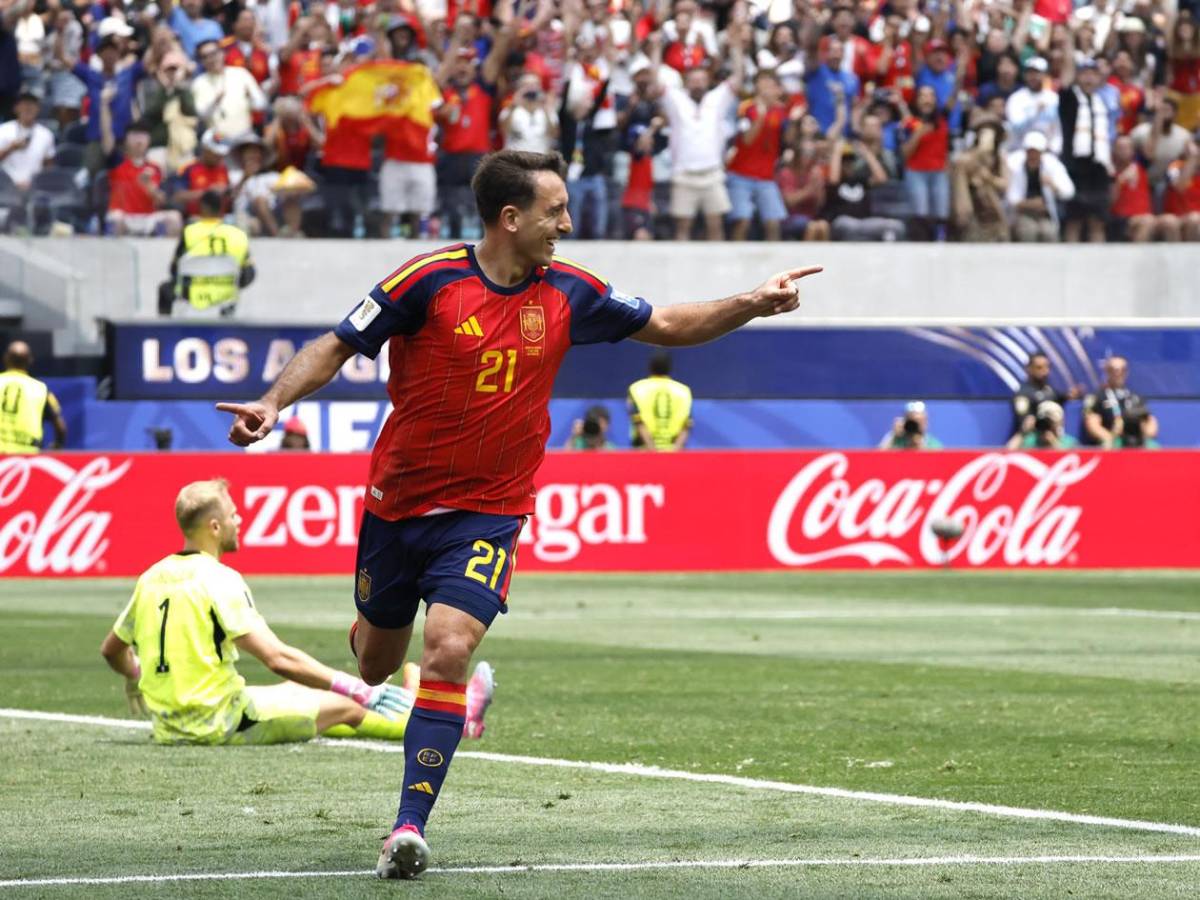 La frustración de Lamine Yamal en fiesta de España, polémico MVP y novia de crack cautiva