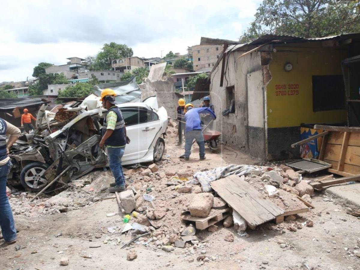 Zona cero: los vestigios de la tragedia vial en la colonia Villa Nueva