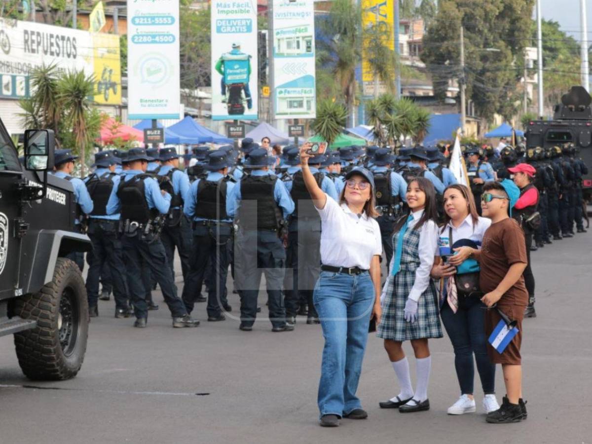 Presentadoras, dedicatorias y otras curiosidades de los desfiles patrios en Honduras
