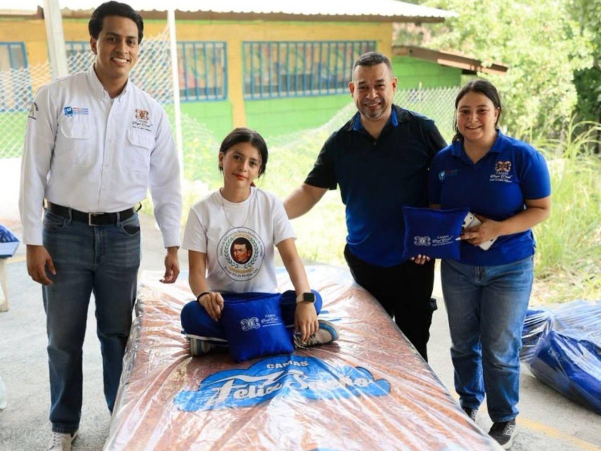 Mente Sana y patrocinadores llevan jornada especial al CEB Dionisio de Herrera