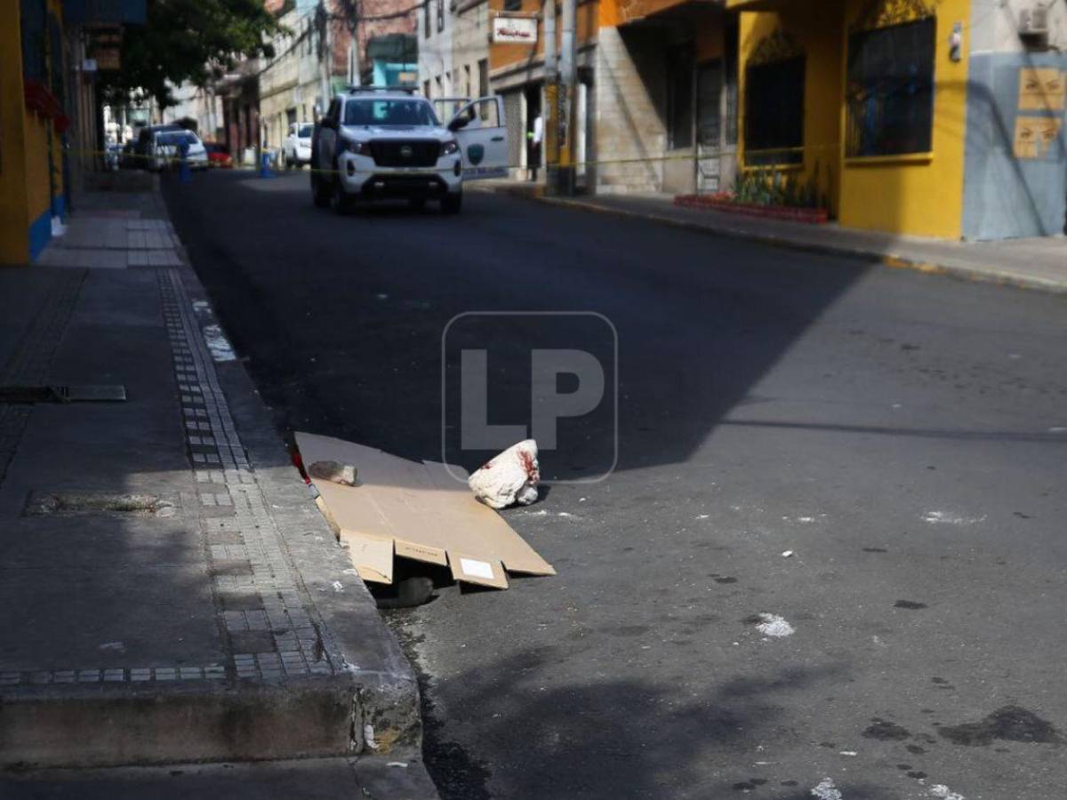 ¡De la alegría al horror! Joven que departía con amigos es asesinado a pedradas en asalto