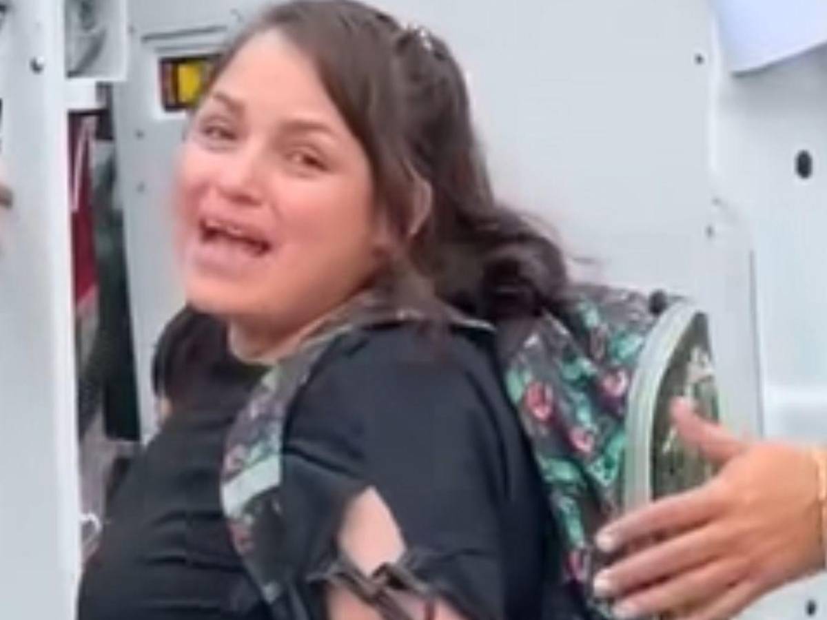 Desgarrador: Migrante hondureña entra en pánico tras ser arrestada por ICE al salir de corte