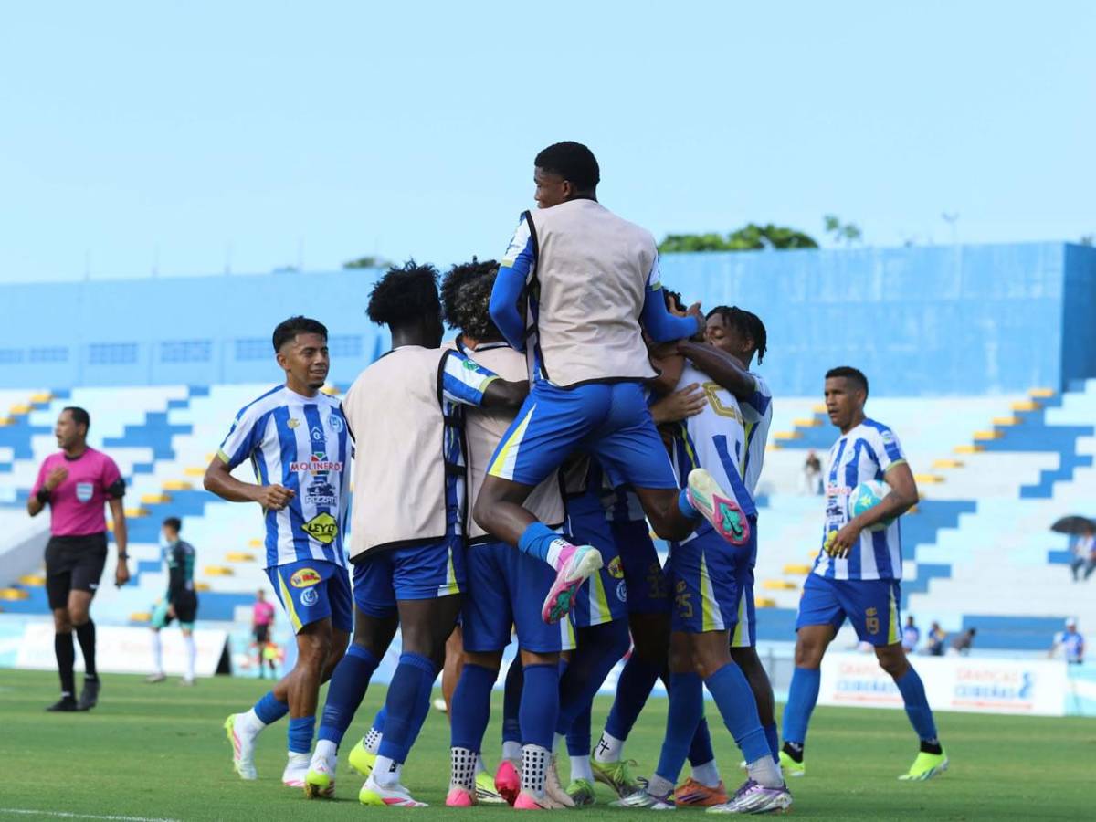 Olimpia celebró en el Clásico, enfado de Platense, sorpresivo regreso y bellas chicas