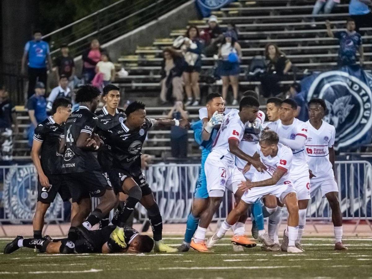 A los golpes Olimpia y Motagua: zafarrancho, expulsados y bellezas en New Orleans