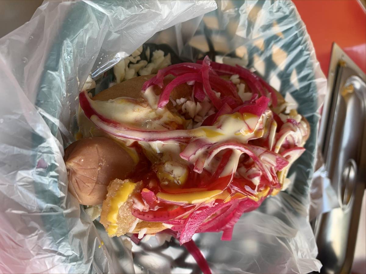 Los hot dogs tienen precios económicos.