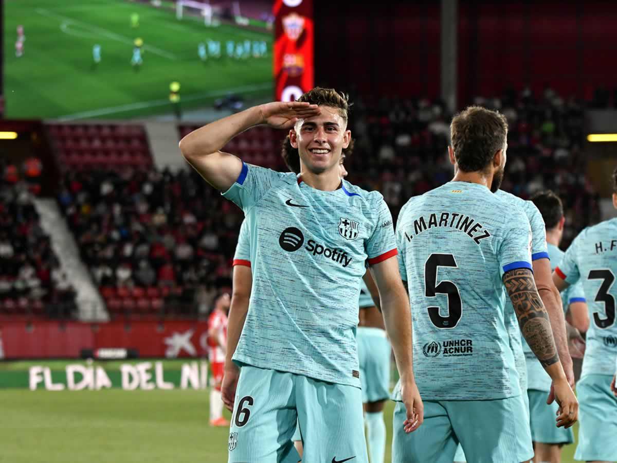 Barcelona vence al Almería y ‘Choco‘ Lozano protagoniza un terrible fallo