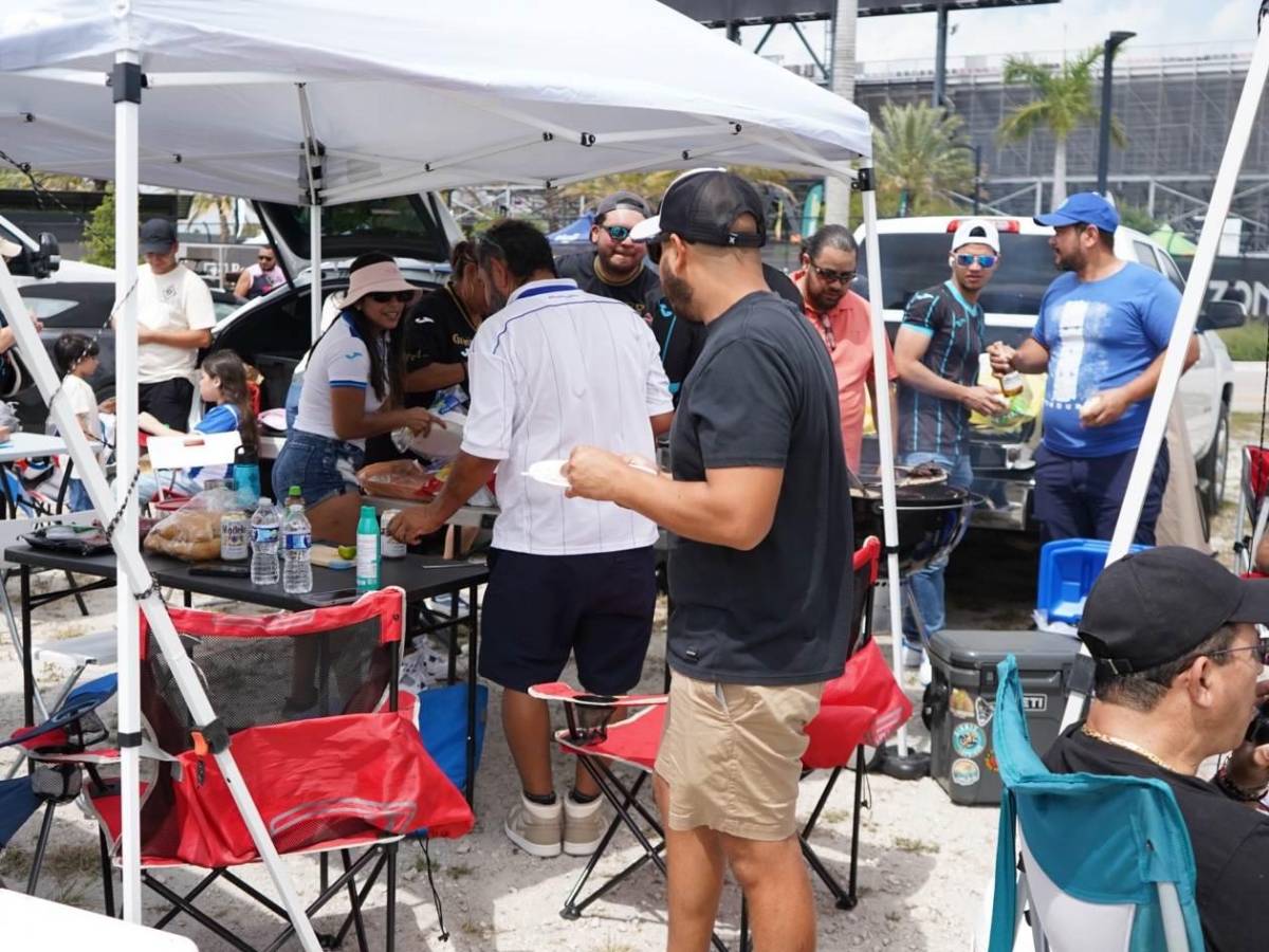 Carne asada y buen ambiente: Furor por Honduras vs Guatemala en Miami