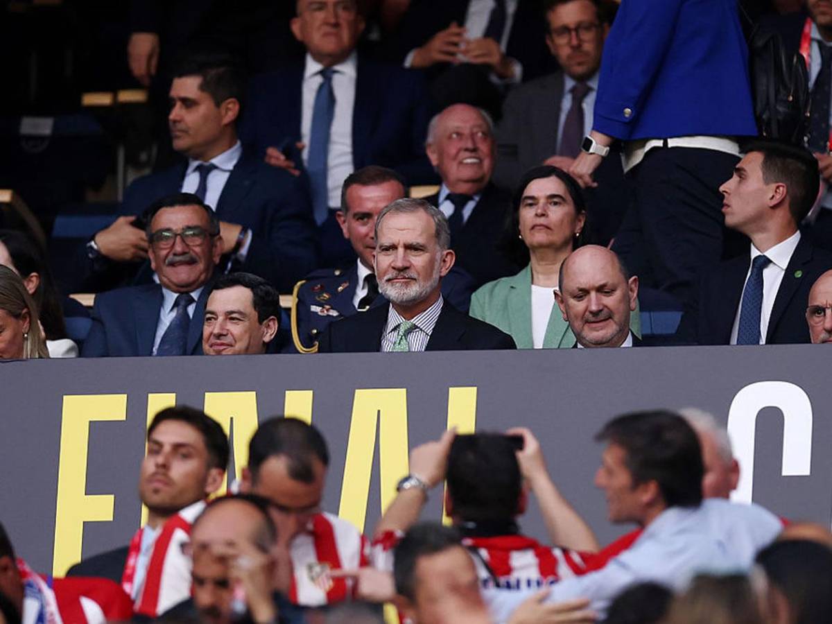 Simeone hundido, Griezmann con triste final y 'madridista' festeja la Copa del Rey