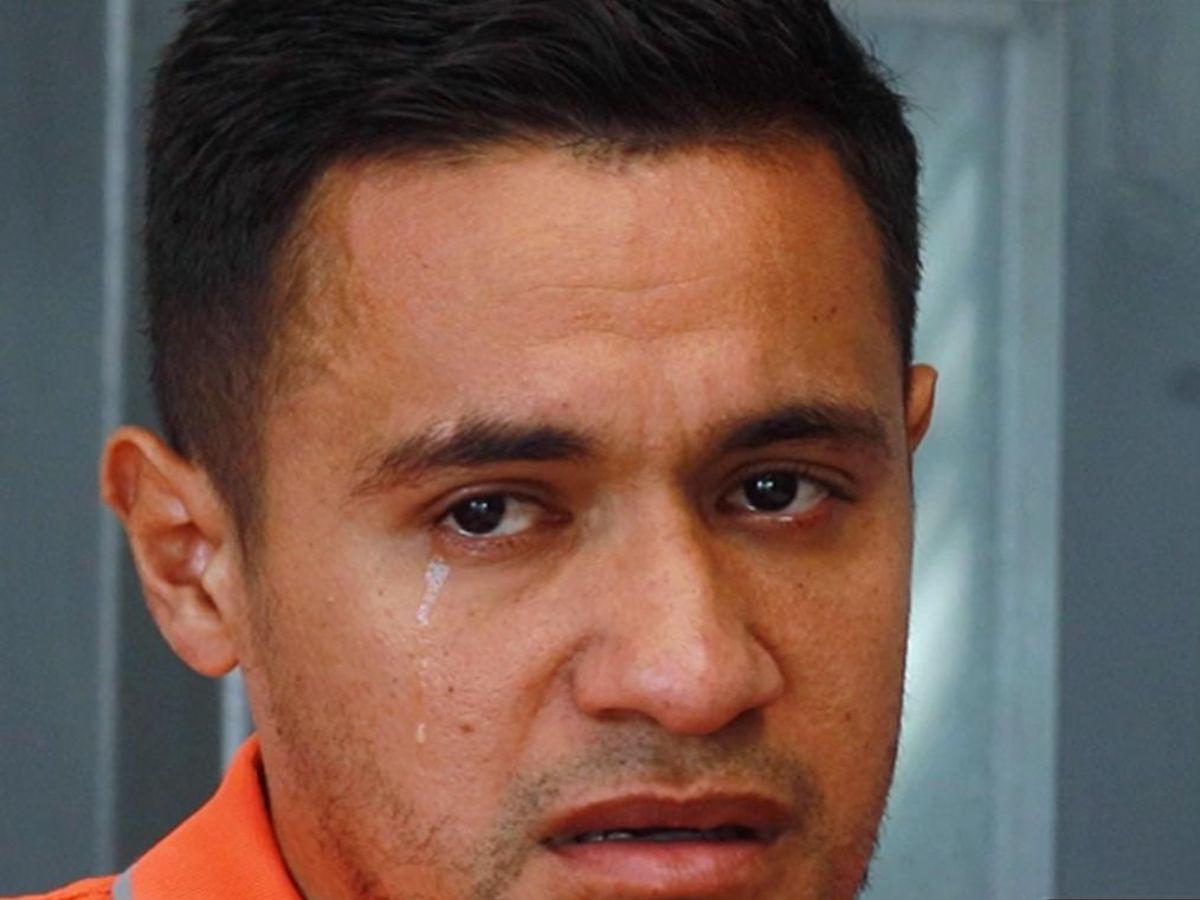 El hondureño rompióa llorar cuando contó la enfermedad que lo obligó a dejar el fútbol.