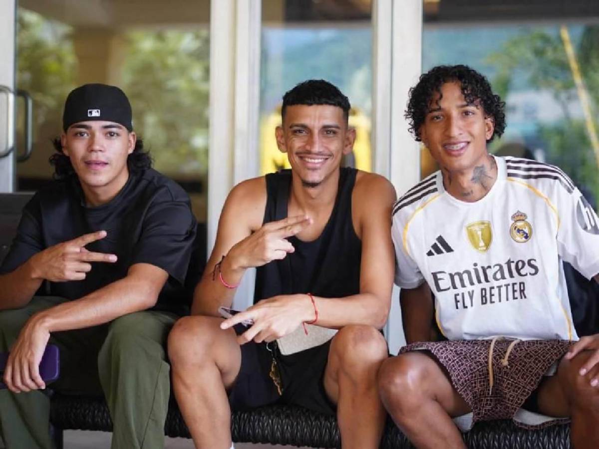 Tiktokers Honduras-El Salvador: Elsa Oseguera enamora, beso y llegó Cantinflas hondureño