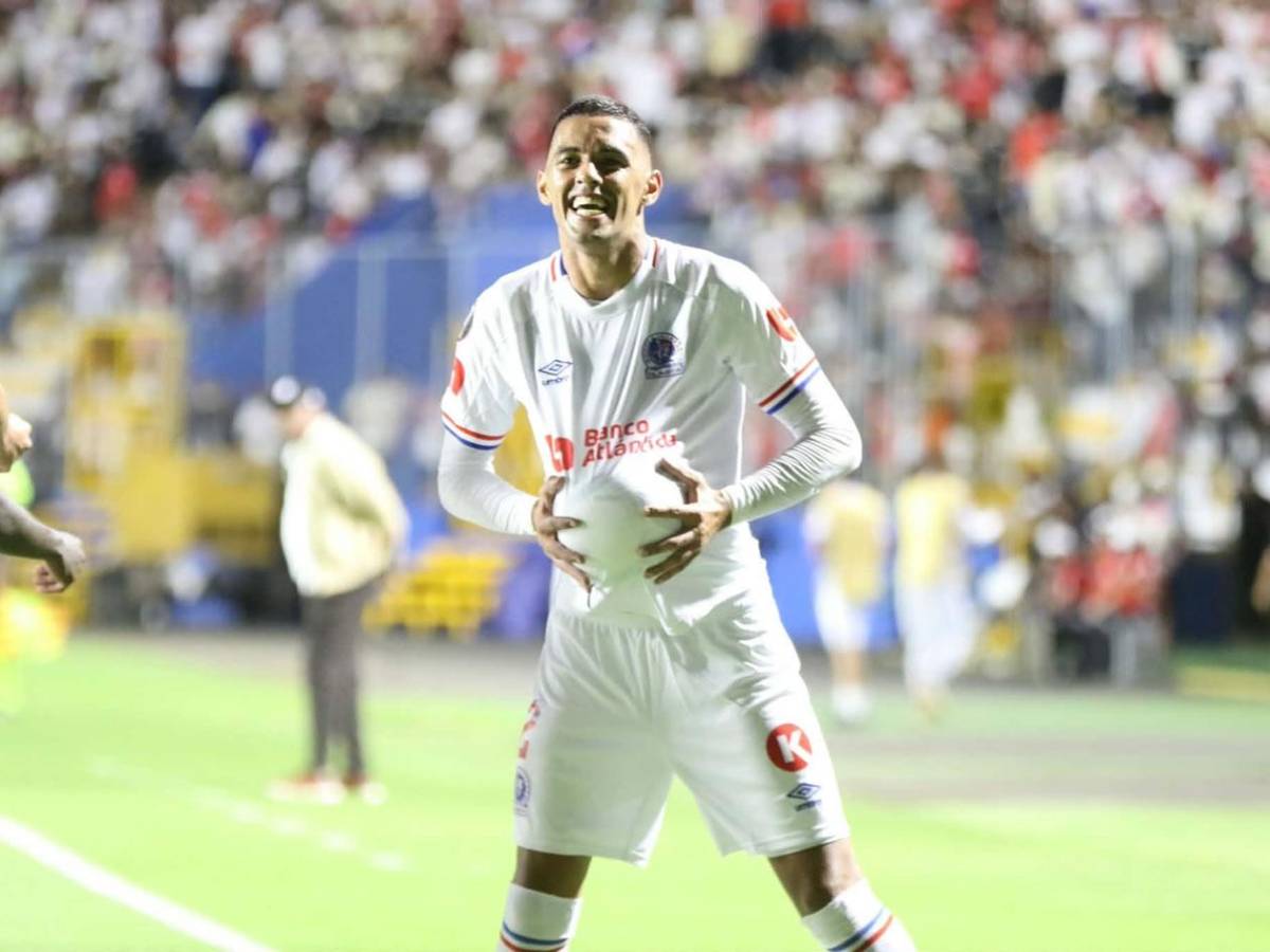 Olimpia da el golpe en Concacaf, dedicatoria, crack de Brasil y periodista roba miradas