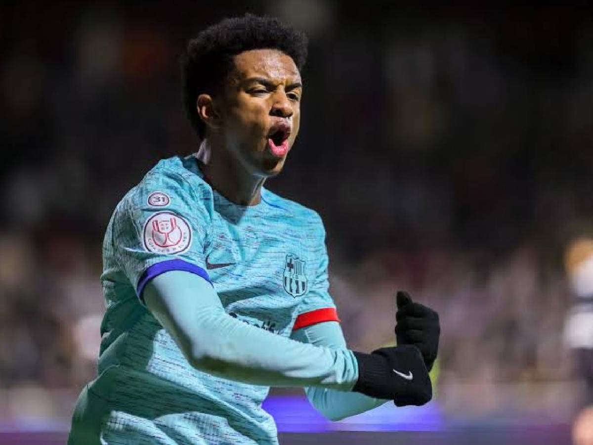 Hansi Flick lo dejó fuera y el jugador se iría del Barcelona: Hablé con él