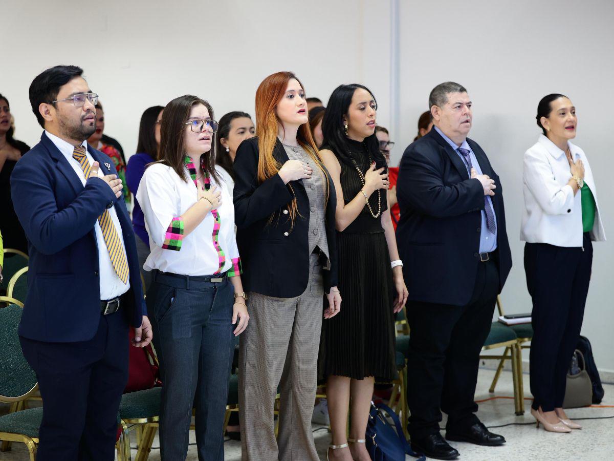 Así se impartió el taller de Mente Sana a docentes de San Pedro Sula