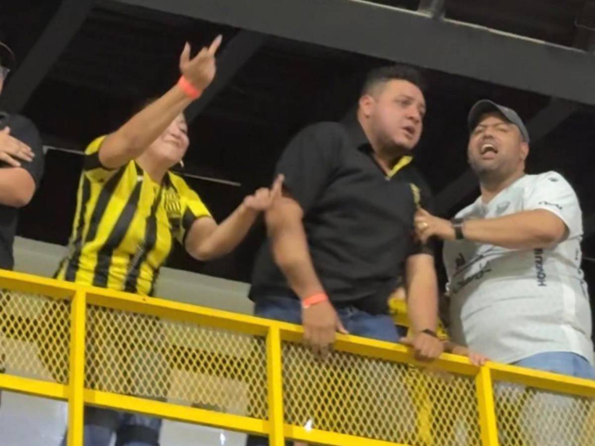 Locura del Real España, amargura y bronca en Olimpia, billetazos y polémico gesto