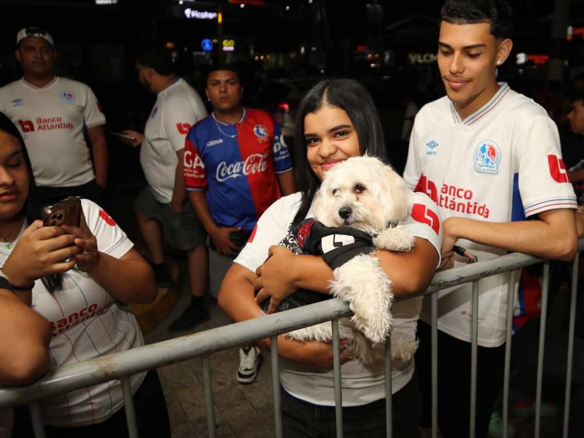 Banderazo al Olimpia: Sorpresa con auto y gesto de Edwin Rodríguez