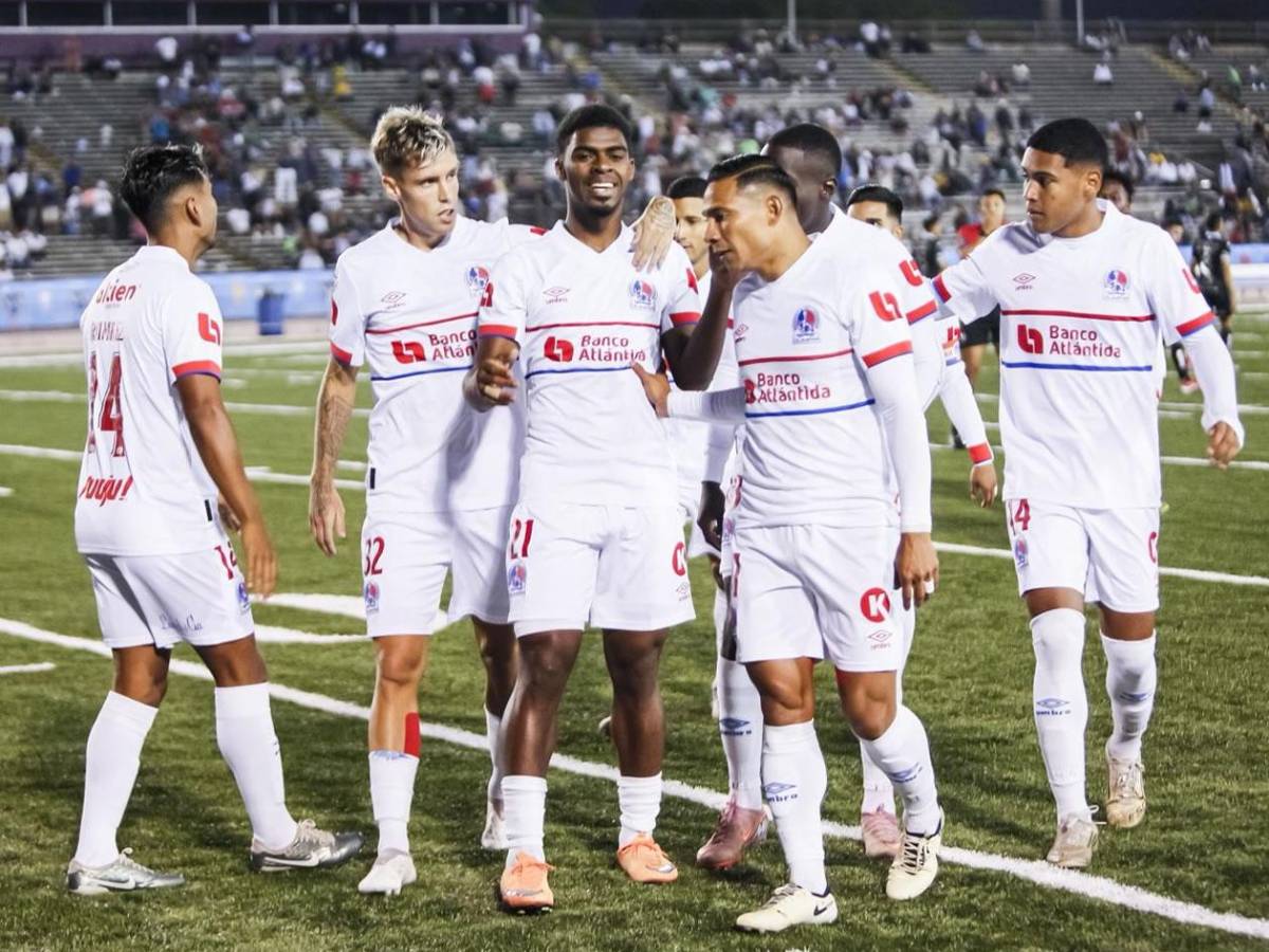 A los golpes Olimpia y Motagua: zafarrancho, expulsados y bellezas en New Orleans