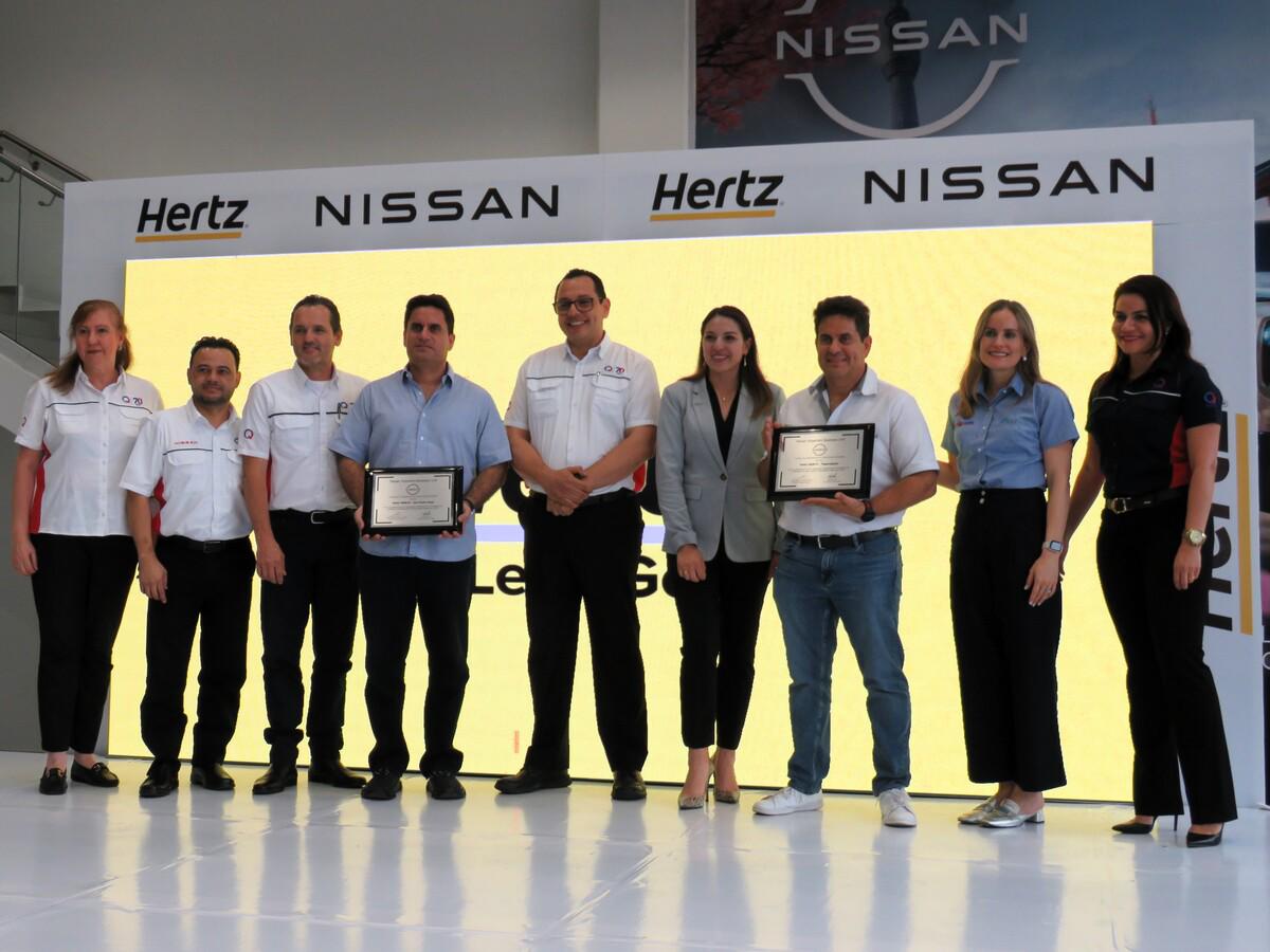 Ejecutivos de Nissan Importers Business Unit hicieron entrega la Certificación de talleres externos a los representantes de HERTZ Honduras.