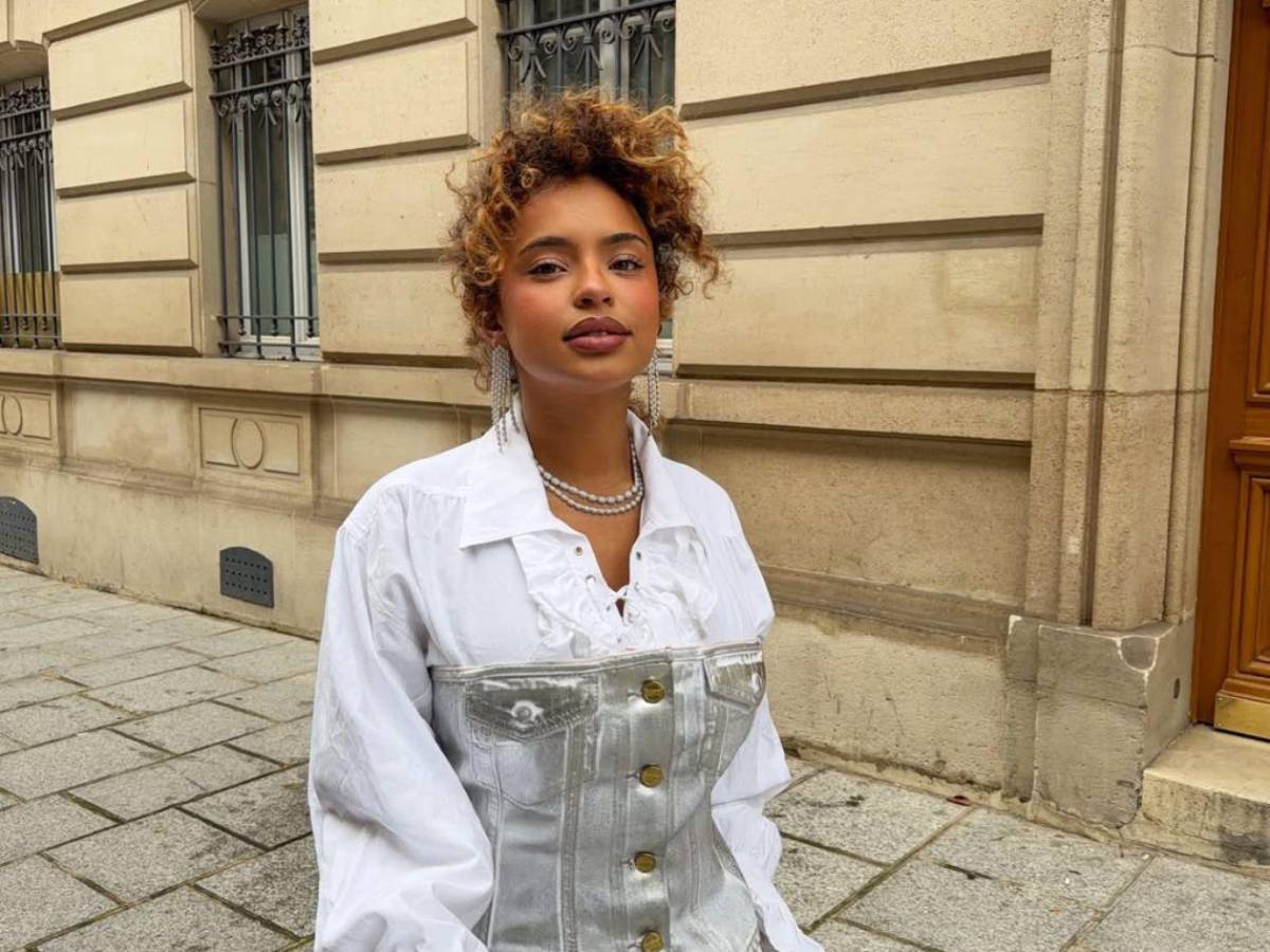 Famosa actriz e influencer acusa a futbolistas de acosarla cuando era menor de edad