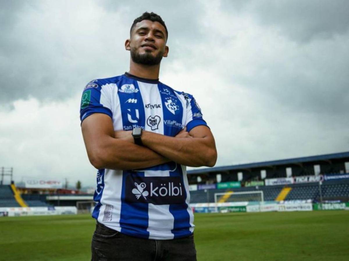 Bella chica anuncia embarazo con legionario hondureño: serán padres por primera vez