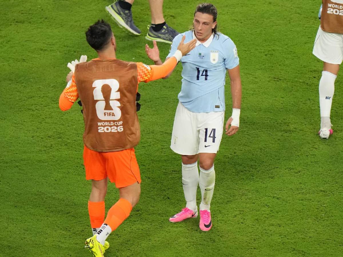 Uruguay decepciona en su debut en el Mundial, inesperado héroe y Arabia sorprende