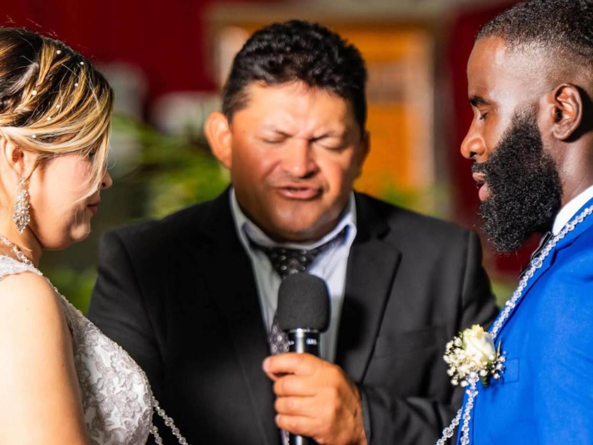 Futbolista colombiano se casó con hondureña: su mensaje desata reacciones