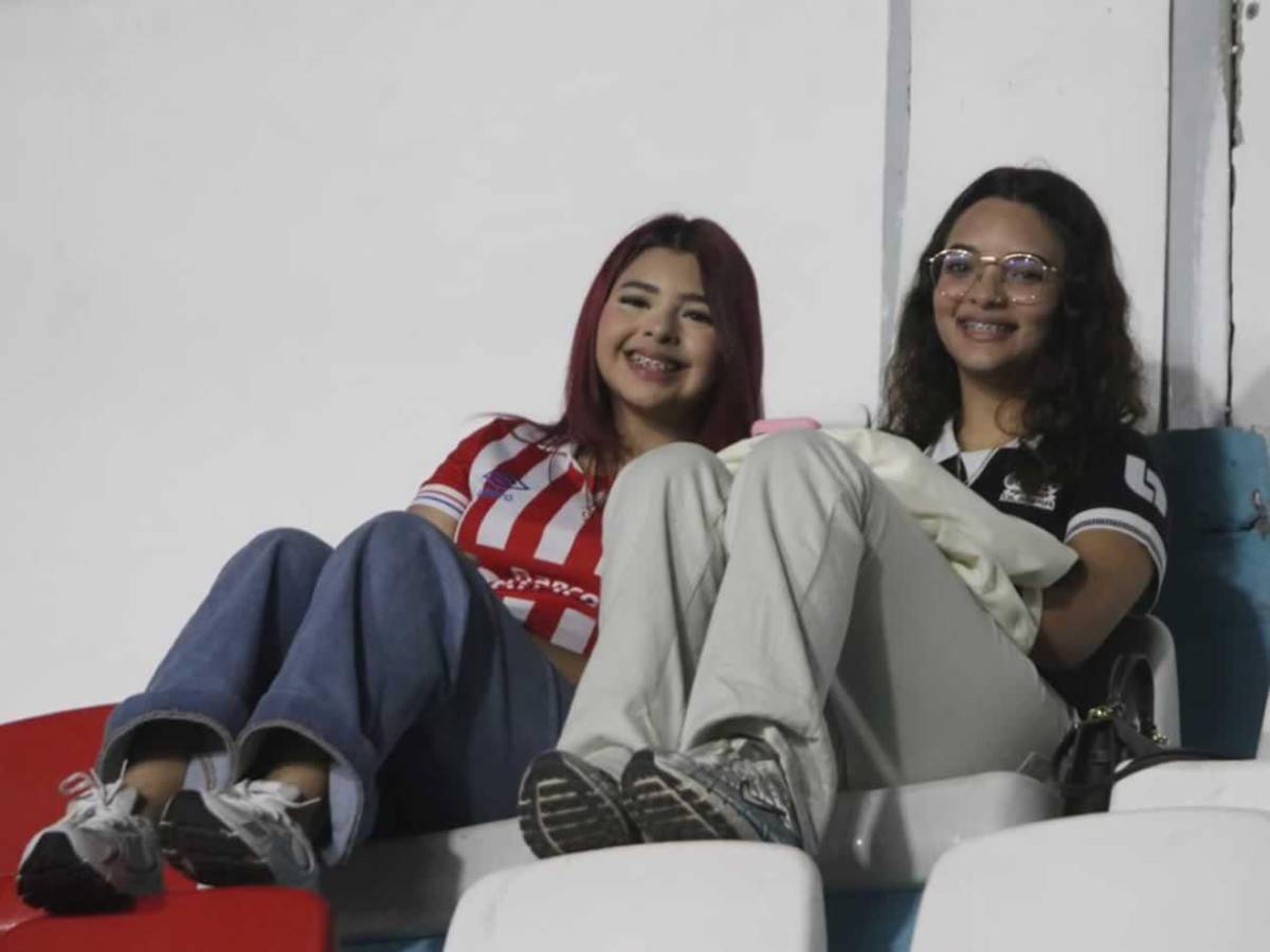 Bellas chicas del Olimpia-Marathón, festejo de Edwin Rodríguez y enfado de Lavallén