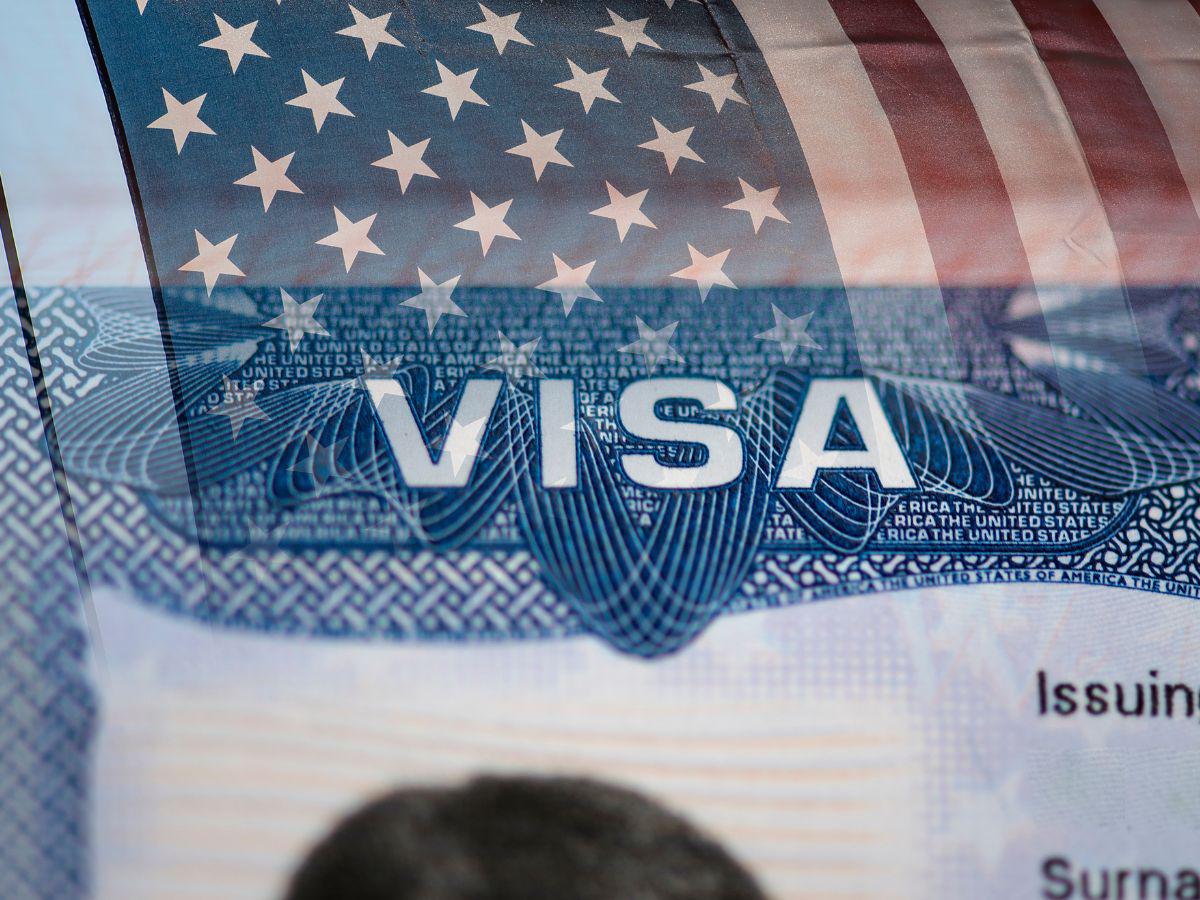 Imponen duras restricciones a visa de trabajo y desata temor en trabajadores y empresas