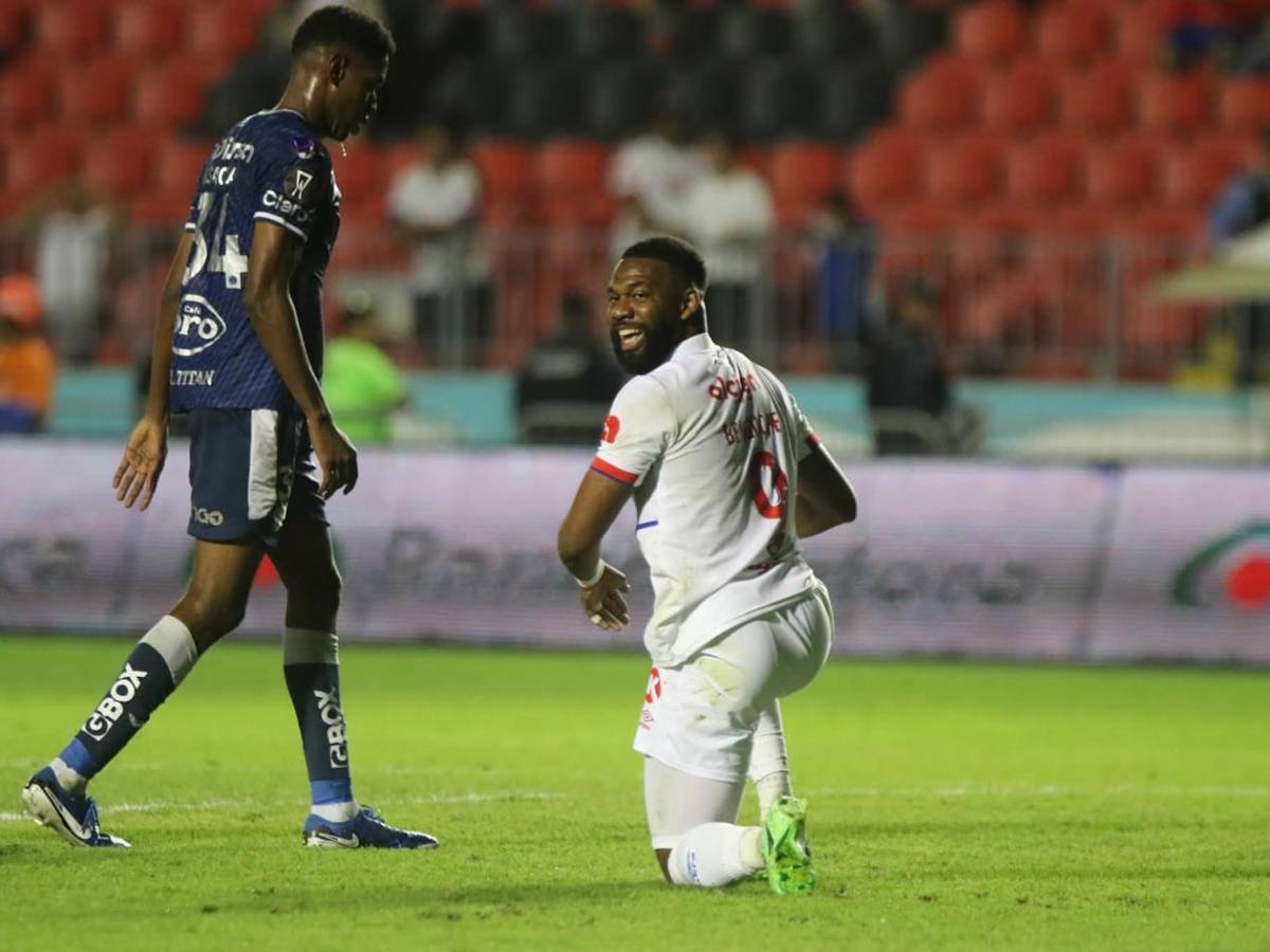 Enfado de Olimpia, dardo de Menjívar a barra de Motagua y festejo de Rodrigo de Olivera