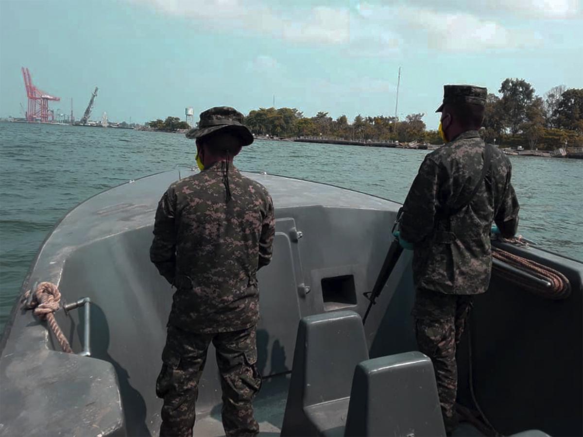 Las costas hondureñas, con puertos como Puerto Cortés y Puerto Castilla, son otro foco de actividad ilegal.