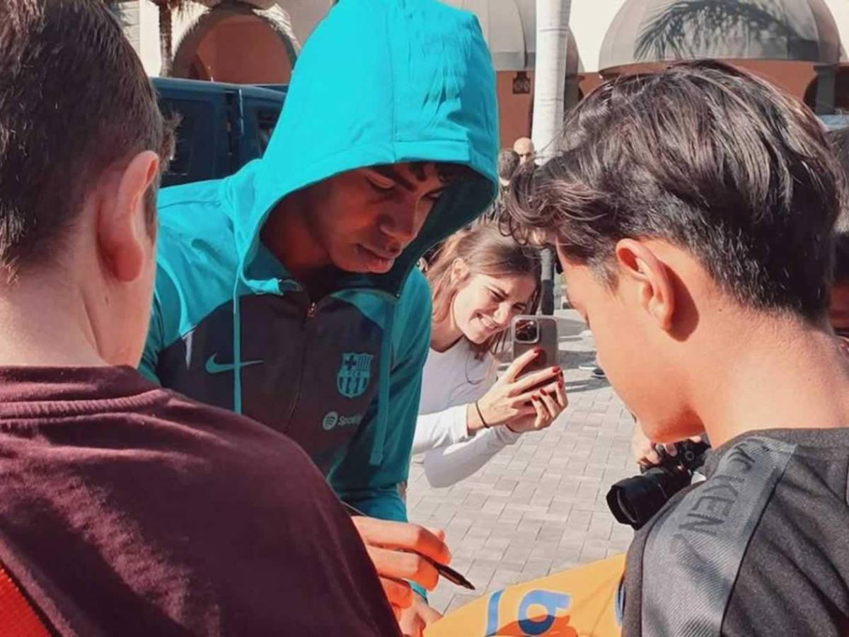 Lamine Yamal deja de firmar autógrafos por increíble motivo y es fuertemente atacado