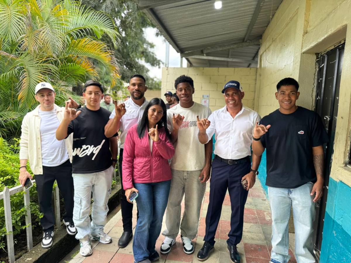 Legionarios revelan a su favorito y bellas periodistas ejercieron el sufragio