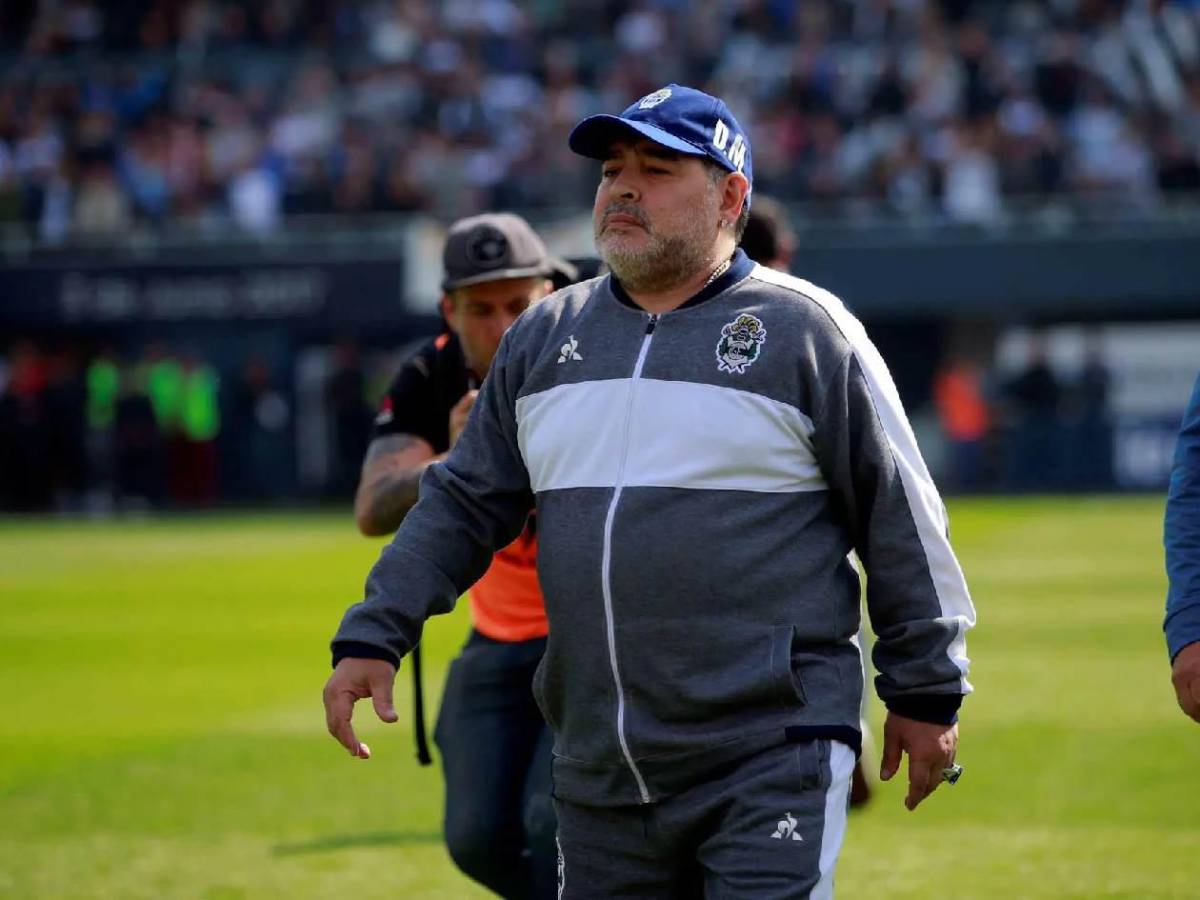 Mintió sobre operación a Maradona: nuevas revelaciones antes de su muerte