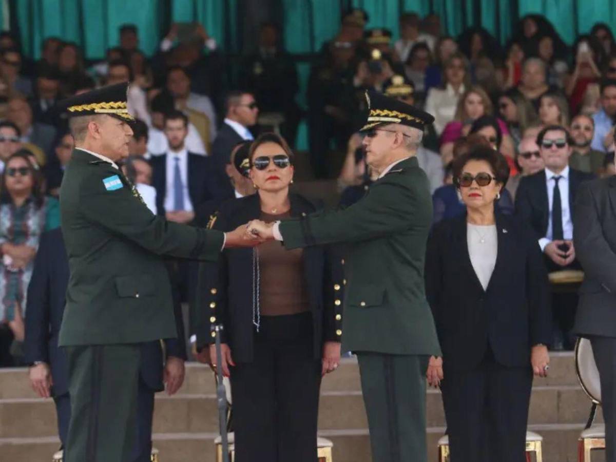 En imágenes: Así fue la visita del nuevo jefe de las Fuerzas Armadas al CLE