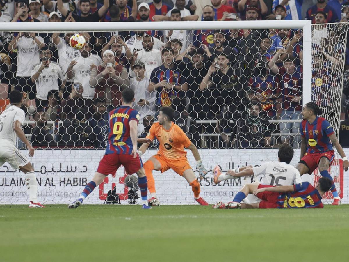 Barcelona festeja la Supercopa, el culpable de derrota del Real Madrid y burla de Raphinha