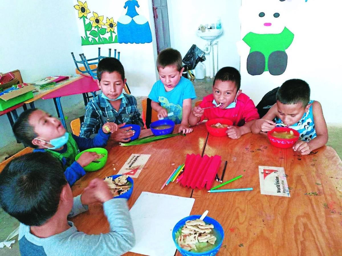 Las atenciones en estos centros son de 7:00 am hasta las 5:00 pm, hora en que los padres de familia se dedican al corte.