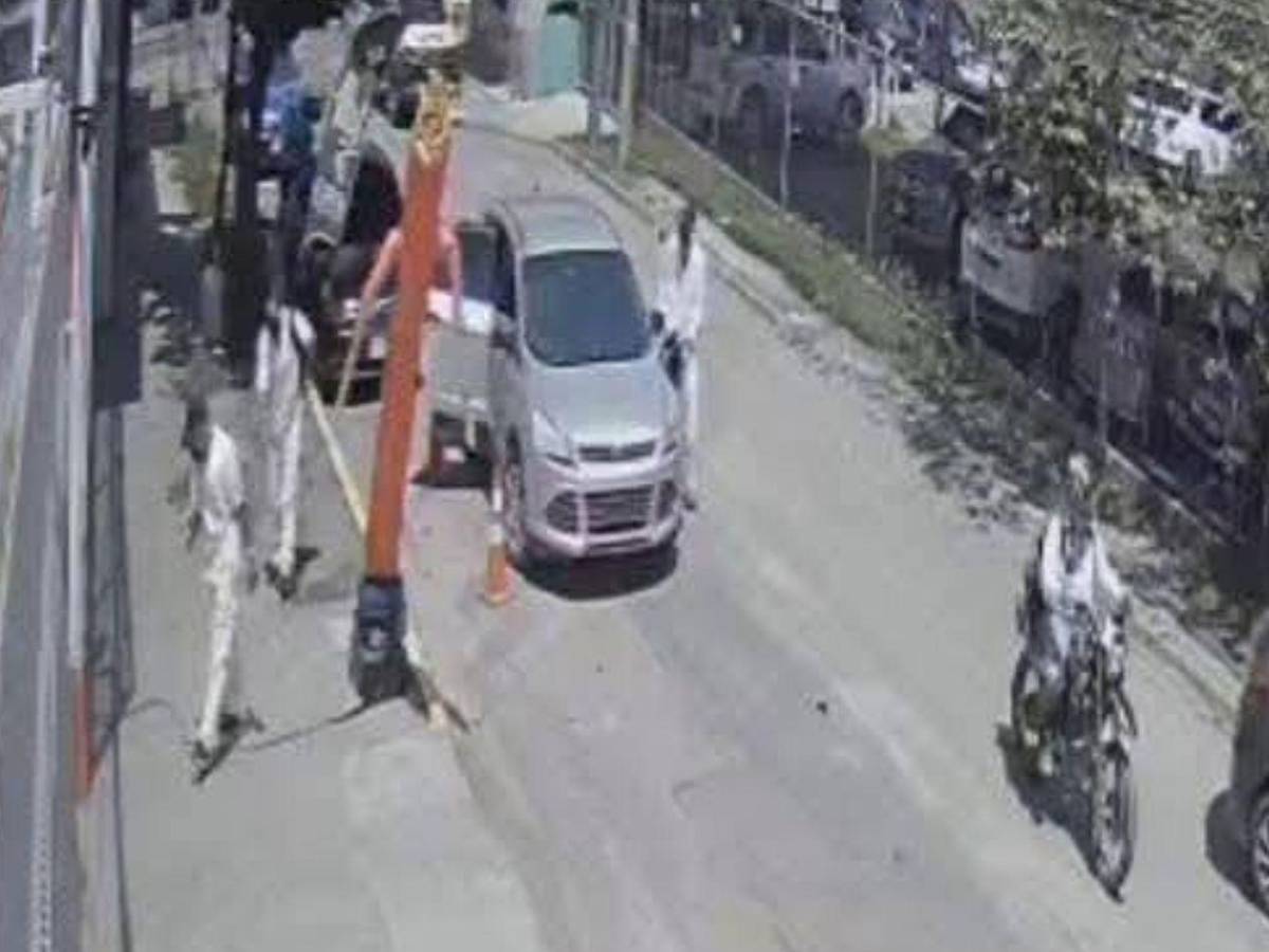 Localizan carro que habría sido usado durante frustrado asalto en SPS