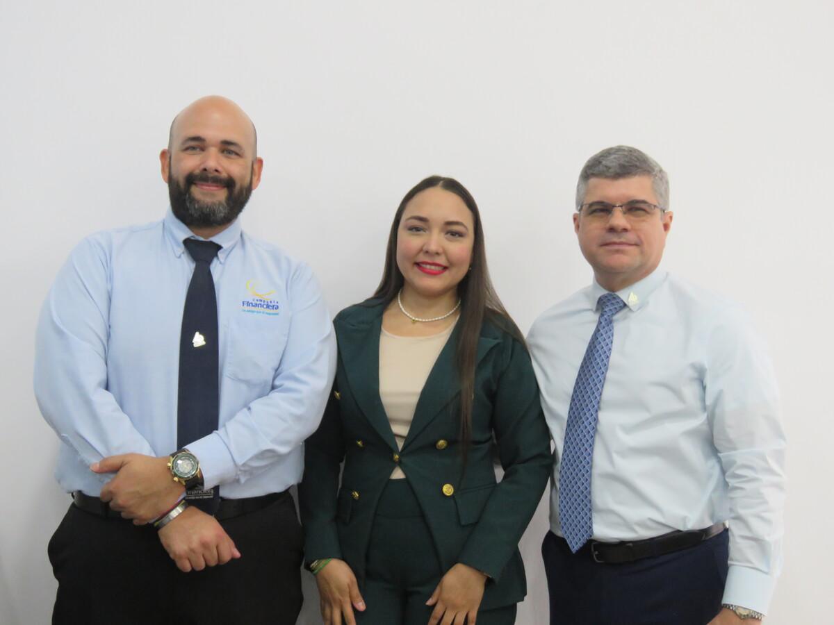 Pedro Pinto, Wendy Hernández y Roger Mauricio Valladares.