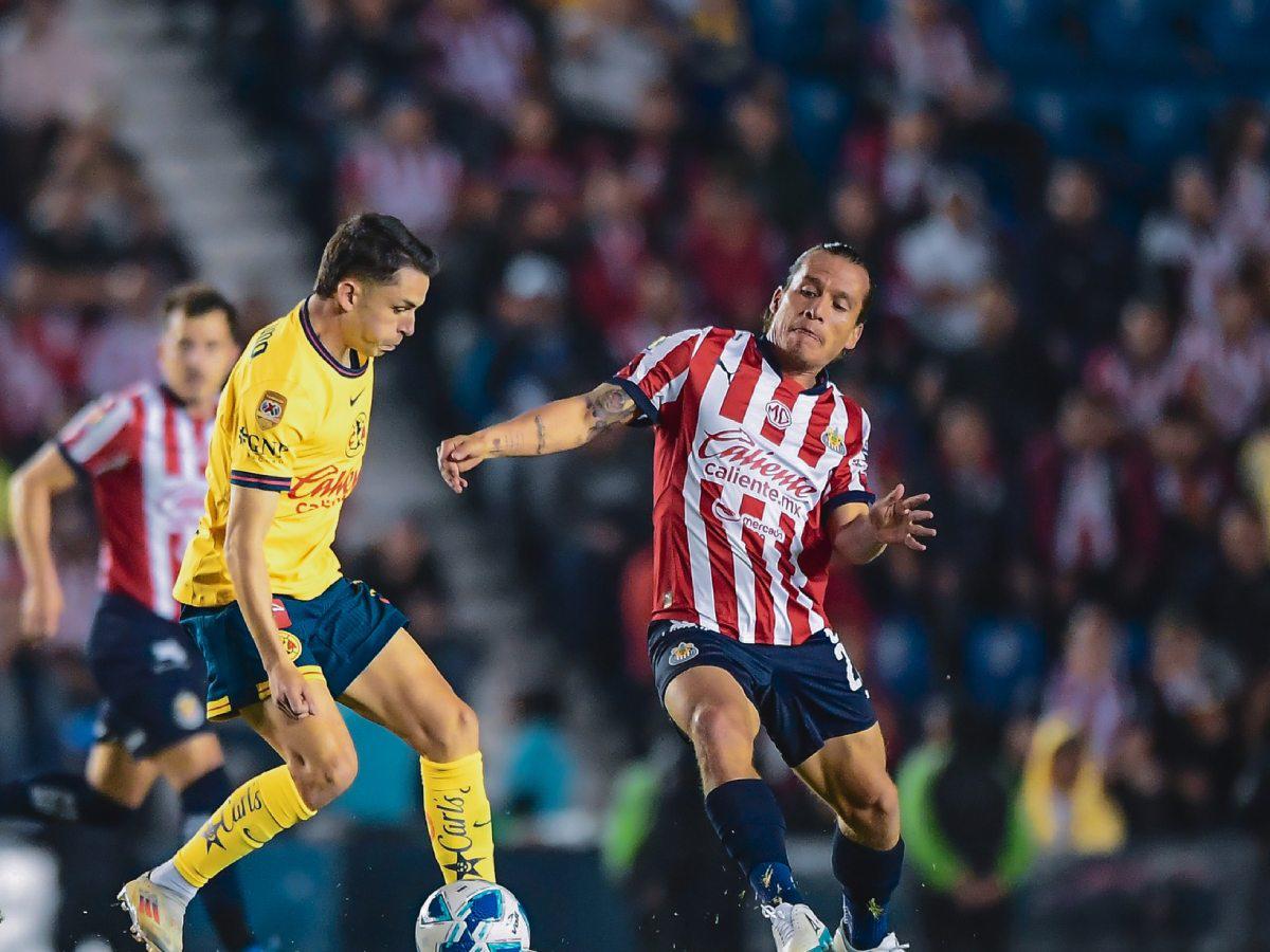 América tumba a las Chivas y se queda con el clásico de México