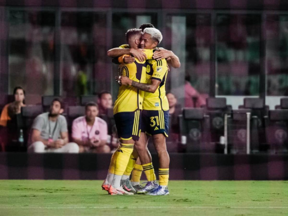 El saludo entre Messi-Nájar, 'regalo' al argentino y lo que pasó al final del Inter-Nashville