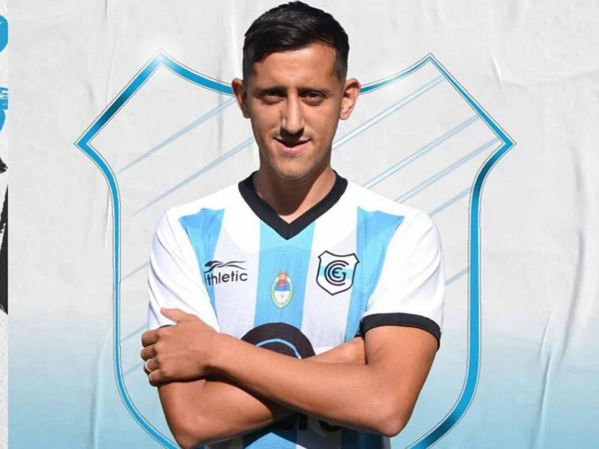 Detienen a jugador profesional por alarmar en un avión con la palabra “bomba”