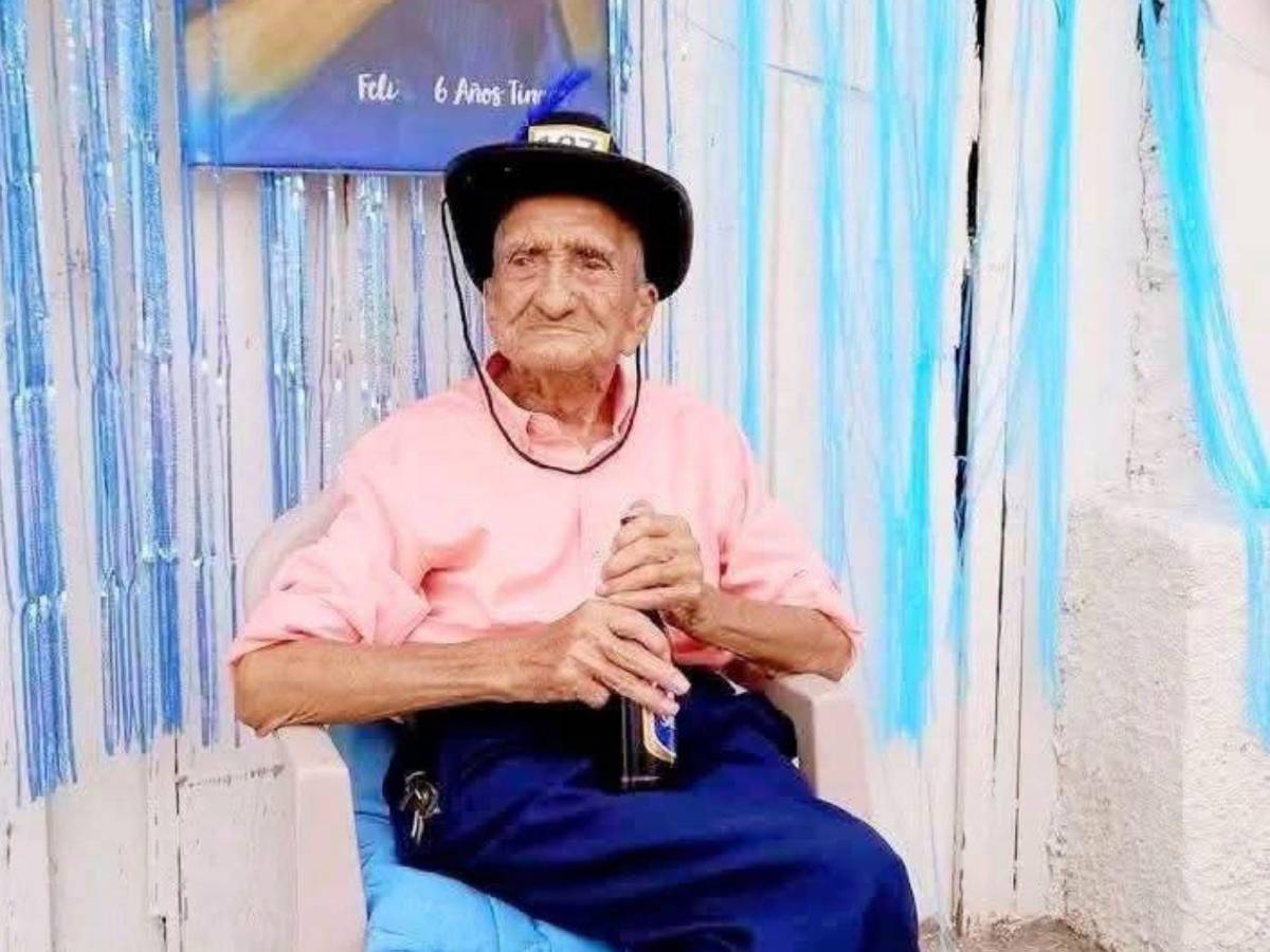 Tragedia en Zacapa: anciano de 109 años y maestra mueren tras impactar vehículo en su casa