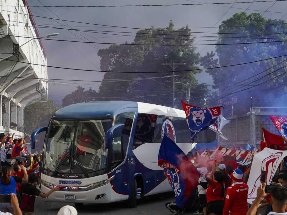 El héroe de Olimpia para la remontada, debutantes, Real España festeja y bellas chicas