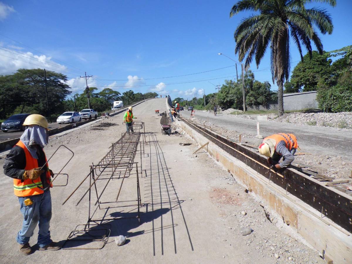 Por falta de pago y supervisión está parado proyecto Calle 8