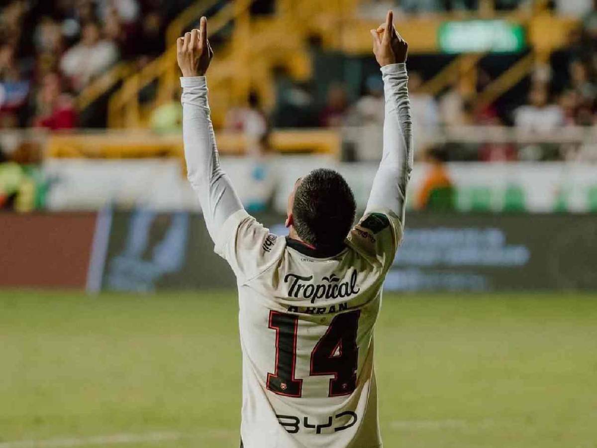 Figura fue intervenido por insólito motivo: revelan lo que hizo y él responde