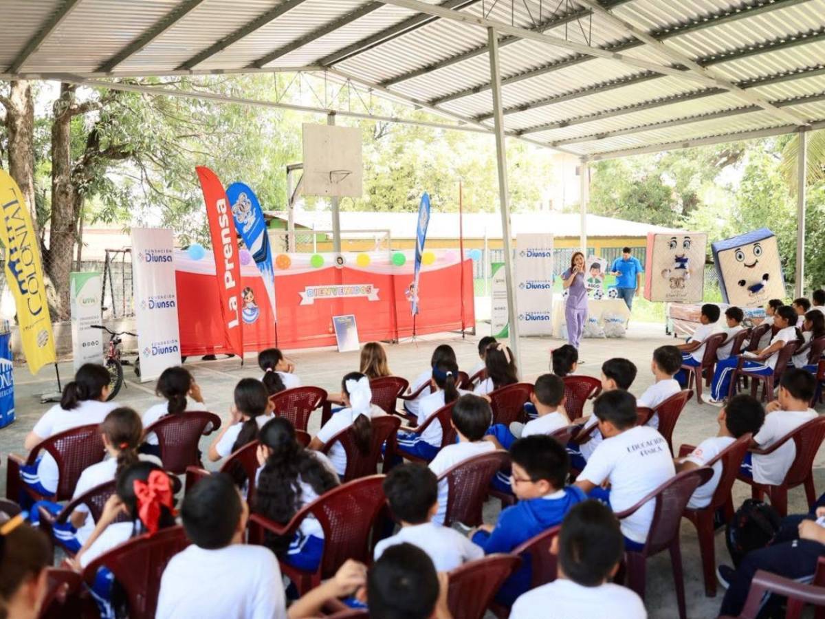 Mente Sana y patrocinadores llevan jornada especial al CEB Dionisio de Herrera