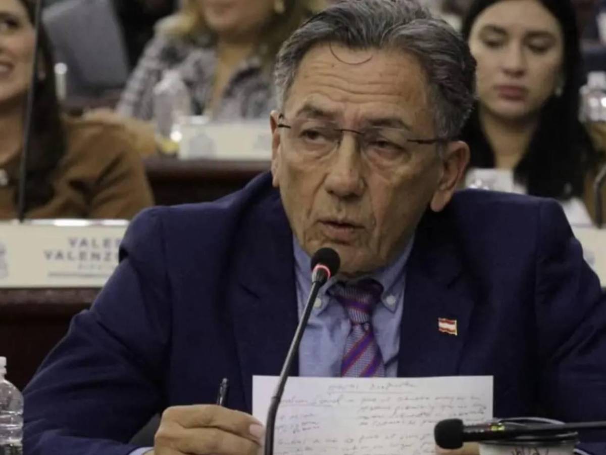 Salomón Nazar causa revuelo con curiosa propuesta en el Congreso Nacional