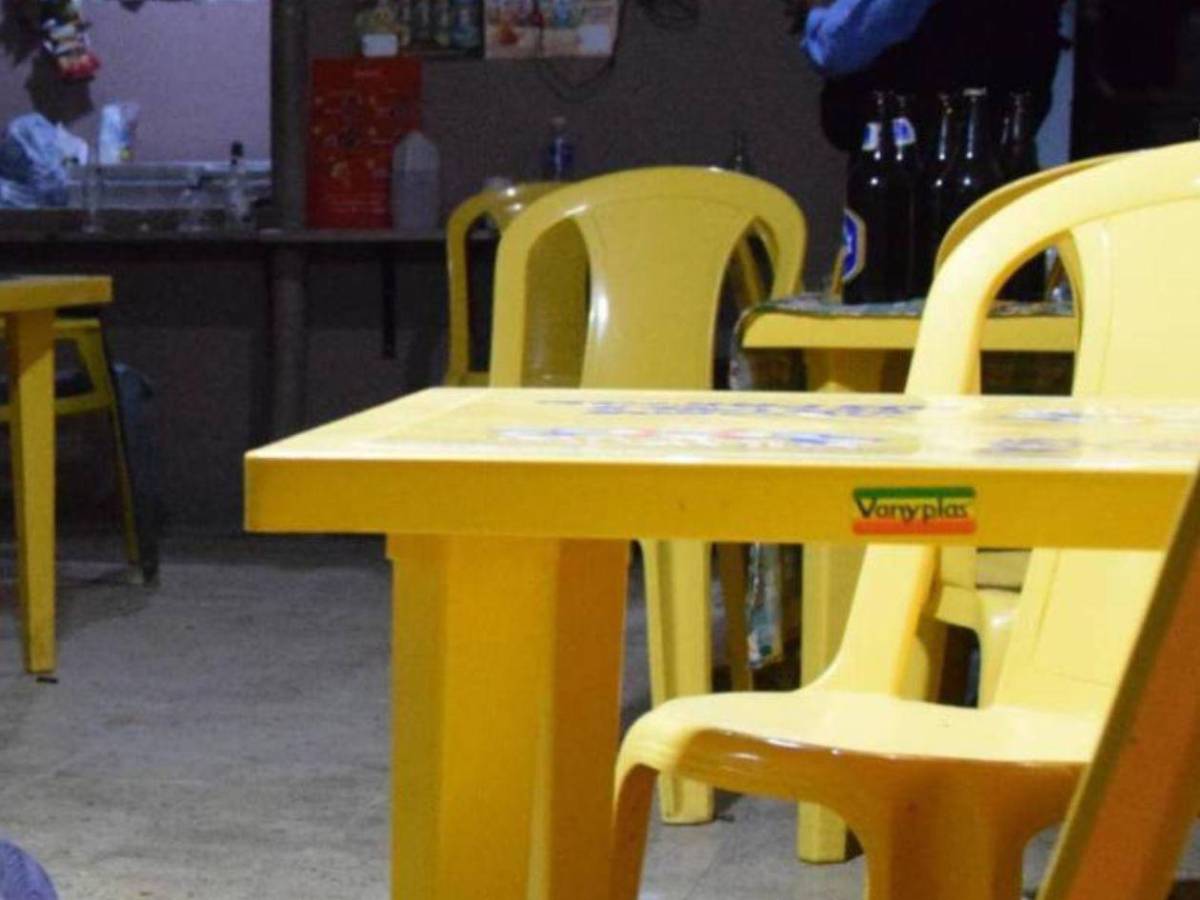 Terror en bar de la Buenos Aires: una mujer y dos hombres acribillados