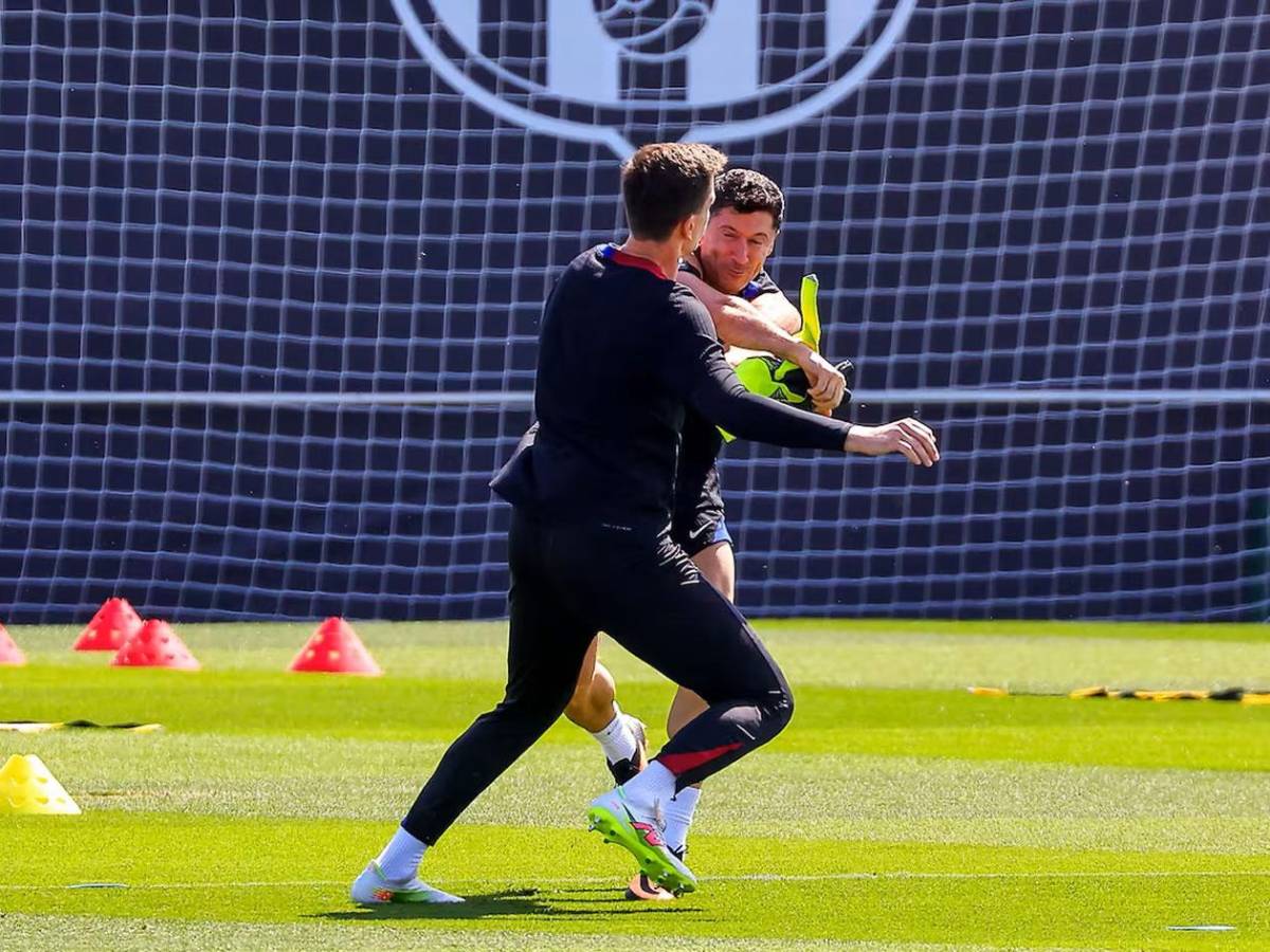 Sorprenden a todos: Lewandowski y Szczesny, 'a los golpes' en entreno del Barcelona