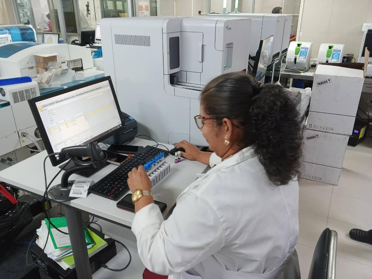 La institución ha hecho varias licitaciones con el fin de adquirir equipos para pruebas.